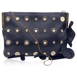 Emanuel Ungaro Schultertasche aus schwarzem Leder mit Nieten und Rüschen Schwarz