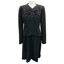 Set due pezzi in crepe di lana nera Valentino con giacca e gonna Nero