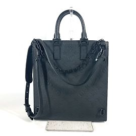 Sac à main en cuir Taurillon Louis Vuitton Noir