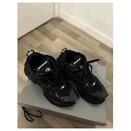 Balenciaga-Sneakers-Black