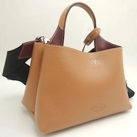 Tod's-Tod's Sacca Leather Handbag in Bordeaux-Dark red