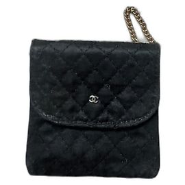 Borsa a mano Chanel in seta nera Nero