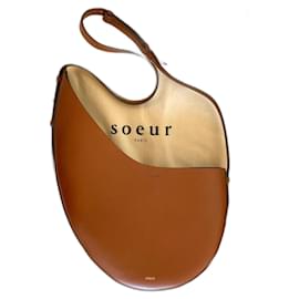 Soeur wynona Camel