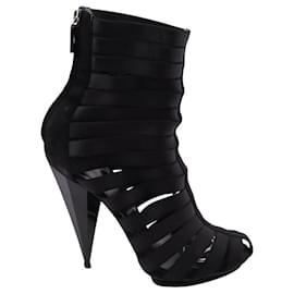 Gucci-Leather heels-Black