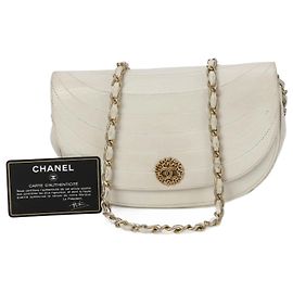 Bolsa de ombro Chanel Half Moon Chain Branco