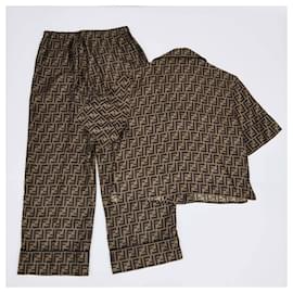 Fendi-Fendi Brown Zucca FF Print Short Sleev Crop Top & Pants Set-Brown