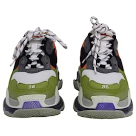 Balenciaga-Balenciaga Clear Sole Triple S Sneakers in Orange Polyester-Orange