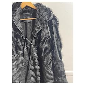 Fendi-FENDI Coats T.IT 40 Fur-Black