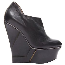 LANVIN 2010 Alber Elbaz black leather bootie  Black