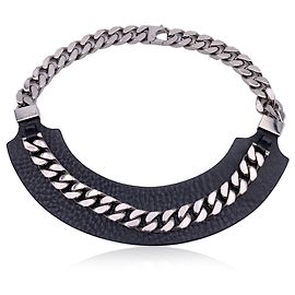 Fendi Colar de couro preto e corrente cubana de metal prateado Prata