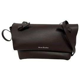 Bolsa transversal pequena com detalhe de nó em couro marrom da Acne Studios Marrom