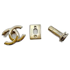 CHANEL CC Drehverschluss Schnalle in glänzendem Gold Golden