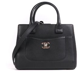 CHANEL - Borsa a spalla Chanel Neo Executive in pelle nera grana Nero
