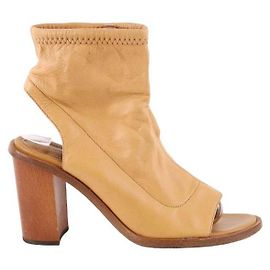 Chloé Leather heels Beige