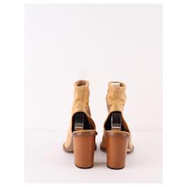 Chloé-Leather heels-Beige