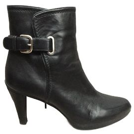 Bottines Stuart Weitzman en cuir noir Noir