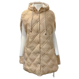Peserico Beige Puffer Cape with Monili Beige
