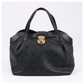 Louis Vuitton Mahina Cirrus PM Leather Handbag in Black M93465 Black