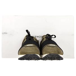 Balenciaga-Balenciaga Race Runner Sneakers in Olive Green Suede-Green,Olive green