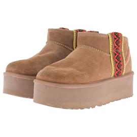 Stivali UGG T.EU 38 in camoscio Cammello