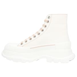 Alexander Mcqueen-Alexander McQueen Tread Slick Boots 'White Grey'-Pink