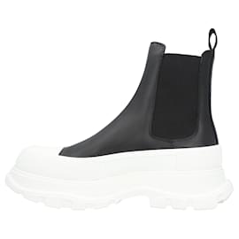 Alexander Mcqueen-Alexander McQueen Tread Chelsea Boots 'Black'-Black