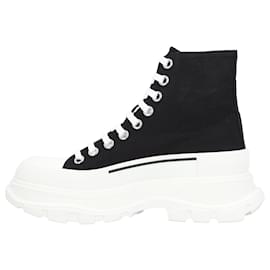 Alexander Mcqueen-Alexander McQueen Tread Slick Boots 'Black'-Black