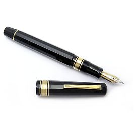 Thomas Wylde Pluma OMAS Paragon a pistón en resina negra y dorada Negro