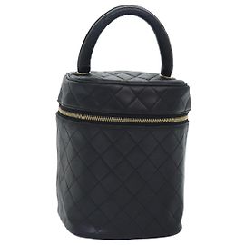 CHANEL Vanity Kosmetiktasche aus Lammleder in Schwarz mit goldenem CC Auth bs17658 Schwarz Golden