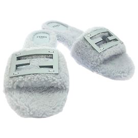 Sandale en fourrure Fendi Bleu