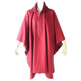 Capa poncho de cuero y cachemira Salvatore Ferragamo Roja