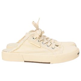 Balenciaga Paris Sneaker Mules aus cremefarbener Leinwand Weiß Roh