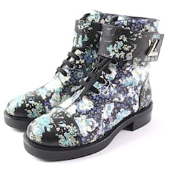 Louis Vuitton-Louis Vuitton Wonderland Twistlock Leather Boots-Multiple colors