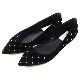 Sapatilhas de veludo com bico fino Valentino com Studs Rock. Preto