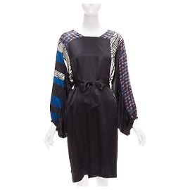 Vestido de seda con estampado mixto, cinturón y mangas abullonadas de Dries Van Noten Negro