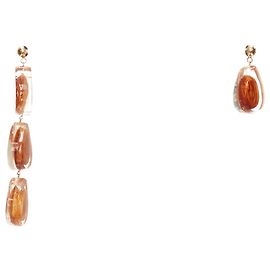 Jacquemus Les Amandes clear acrylic asymmetric almond drop earrings White