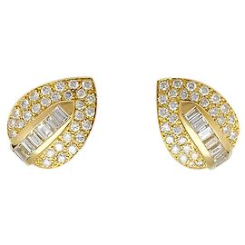 inconnue "Leaf" earrings in yellow gold and diamonds. Other