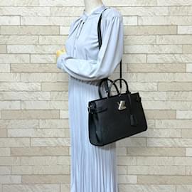 Louis Vuitton-Louis Vuitton Twist Tote Epi Shoulder Bag-Black