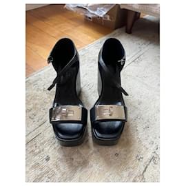 Hermès-Hermès Sandals-Black