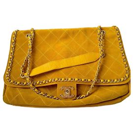 CHANEL x Pharrell Williams Sac XXL en Cuir d'Agneau Suédé Jaune Jaune