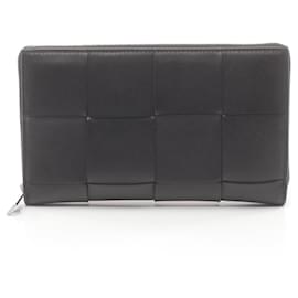 Bottega Veneta-Bottega Veneta Maxi Intrecciato Round Long Wallet-Black