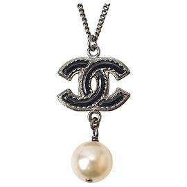 Collier Chanel en gunmetal noir avec motif de perles Noir Métallisé