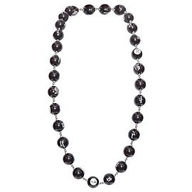 Collier à perles chanceuses avec logo gothique John Galliano Noir