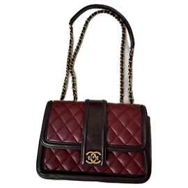 CHANEL Eleganza Borsa a Flap GHW Pelle di Agnello Nera Bordò