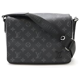 Bolsa de Ombro District PM Monogram Eclipse Louis Vuitton Outro