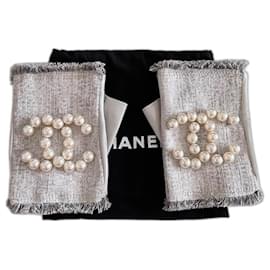 Chanel-Gloves-Cream