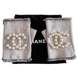 Chanel Luvas Cru