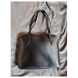 Louis Vuitton-Lussac couro grão preto-Preto