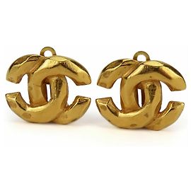 Boucles d'oreilles clip en or Chanel Doré