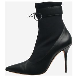 Manolo Blahnik Schwarze Said-Stiefeletten - Größe EU 39,5 Schwarz